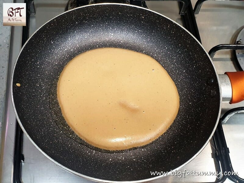 Making of Eggless Sweet Wheat Flour Polle / Pancakes