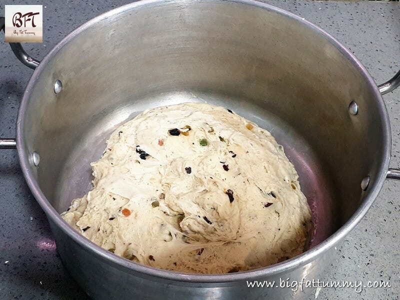 Making of Hot Cross Buns
