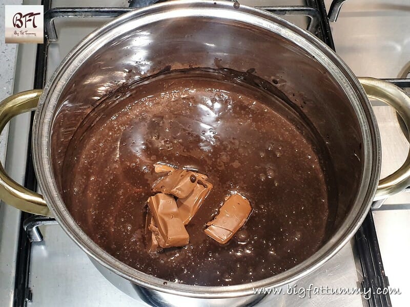 Making of Eggless Chocolate Poke Cake
