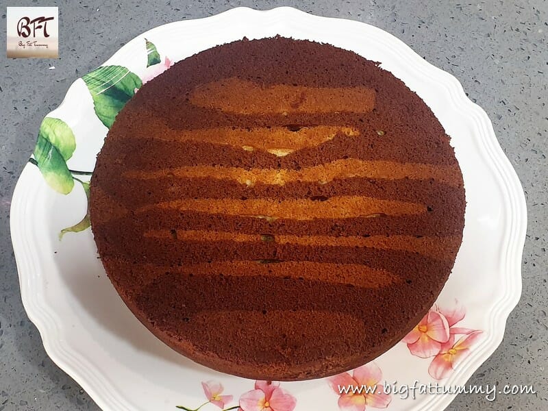 Eggless Marble Cake