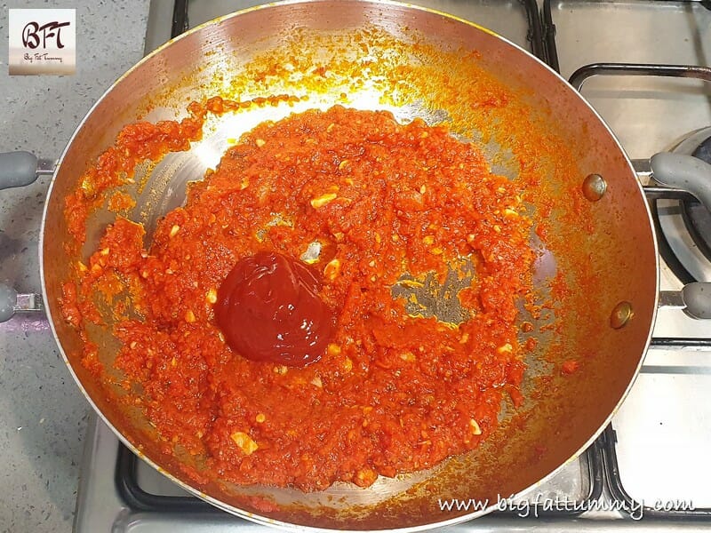 Making of Pizza Sauce