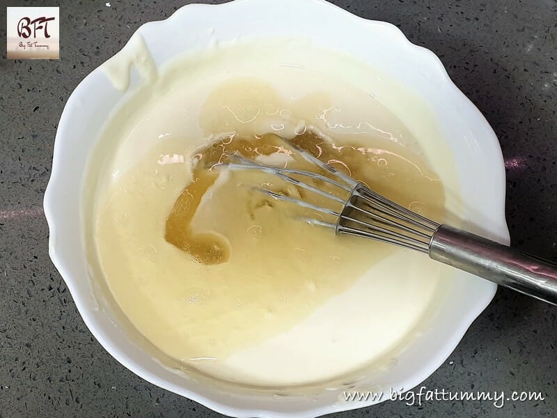 Making of No Bake Yoghurt Cheesecake